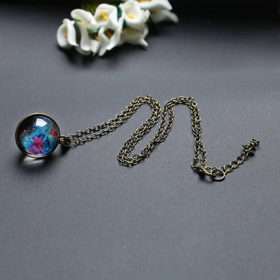 UNIVERSE IN A NECKLACE eprolo